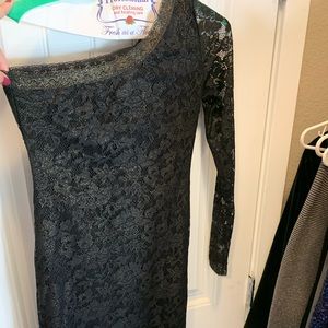 SOLD! Gorgeous on shoulder lace vs dress